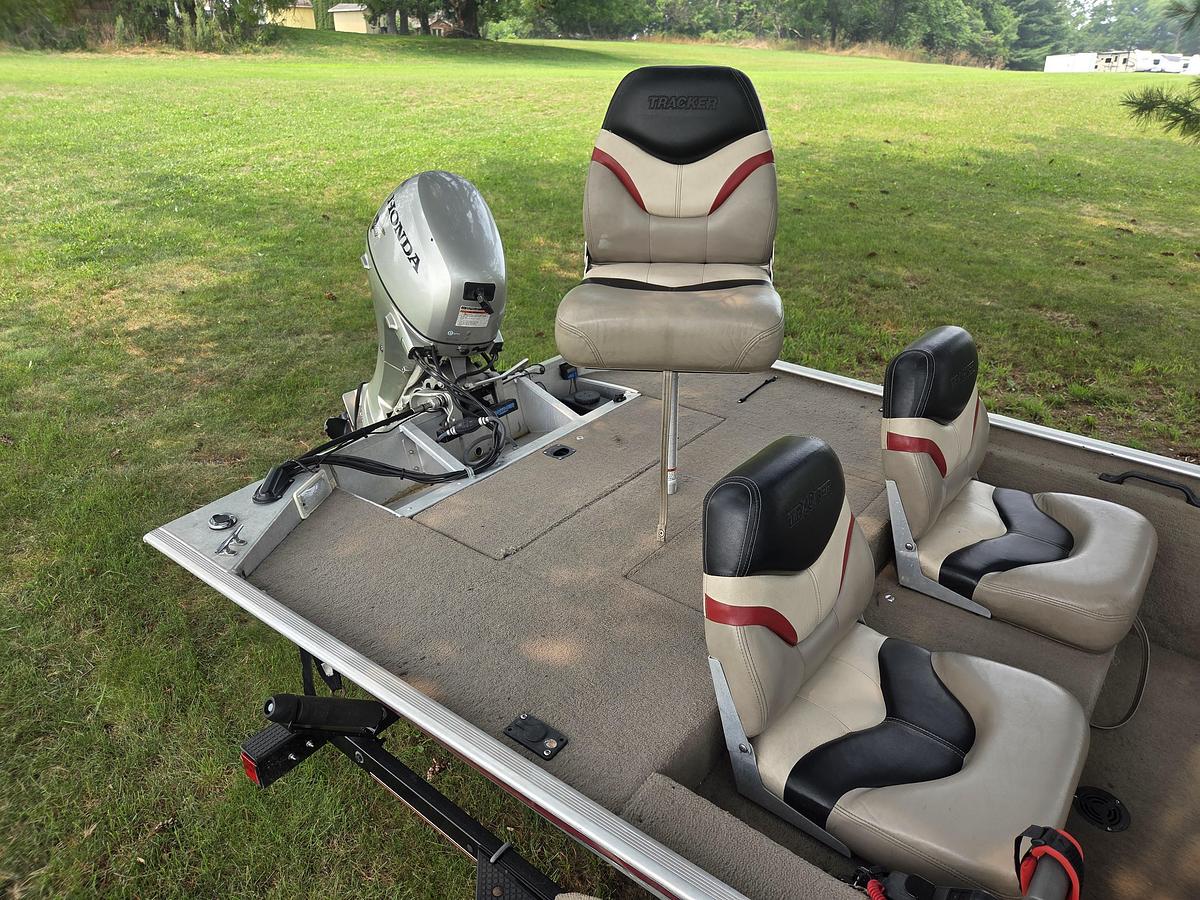 Used 2003 Bass Tracker Pro Team 165