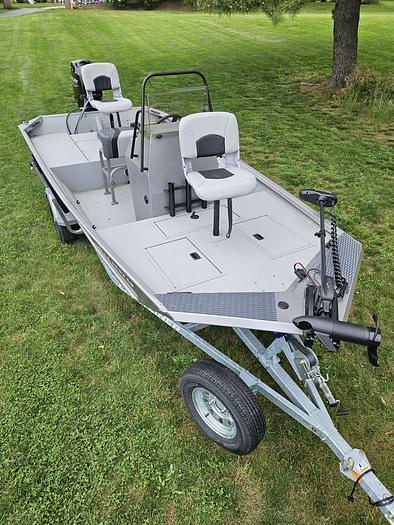 Used 2024 Crestliner C166FC