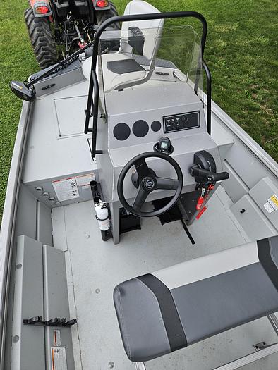 Used 2024 Crestliner C166FC