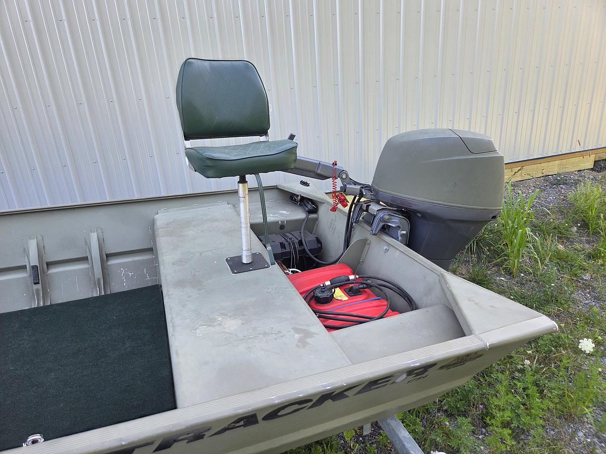 Used 2005 Bass Tracker 1754AWL