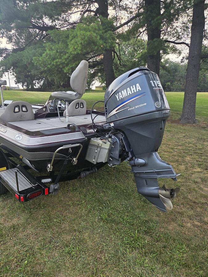 Used 2008 Phoenix 286 Pro Vee XT Bee Line