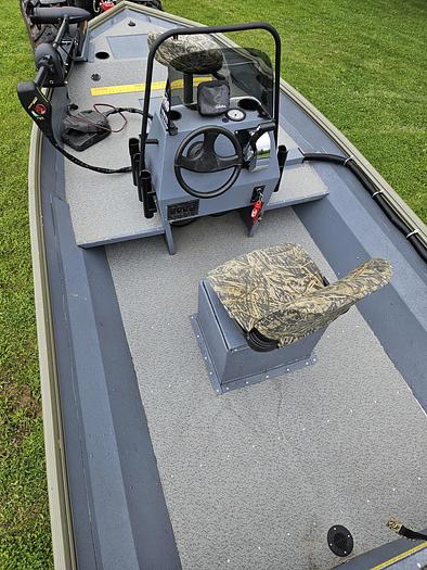 Used 2003 Crestliner C175