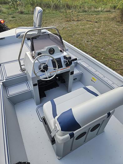 2025 G3 18CCJ DLX Sea Dek