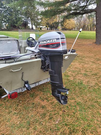 Used 2002 Lowe L1652MT