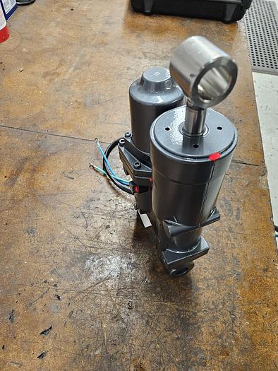 Refurbished Yamaha 6D8-43800-00-8D Power Trim and Tilt Assembly