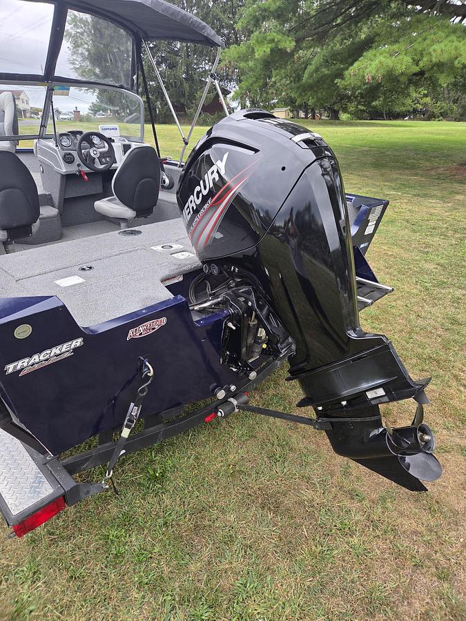 Used 2019 Bass Tracker Pro Guide V175