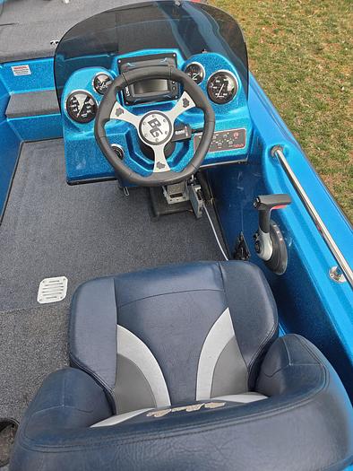 Used 2006 Bass Cat Pantera