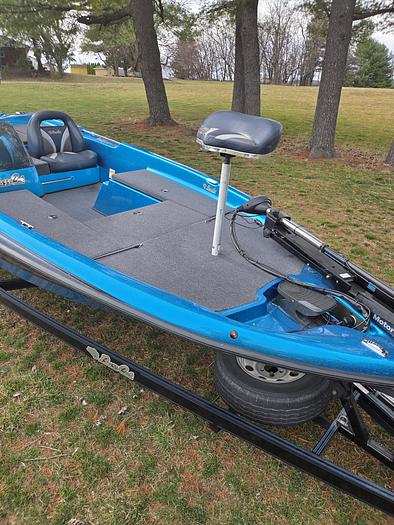 Used 2006 Bass Cat Pantera