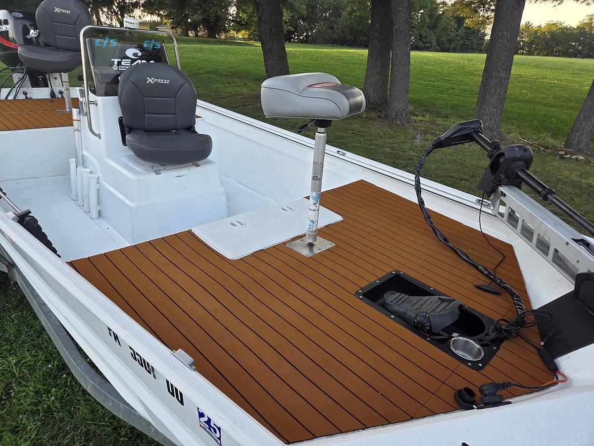 Used 2004 Xpress VX18CC