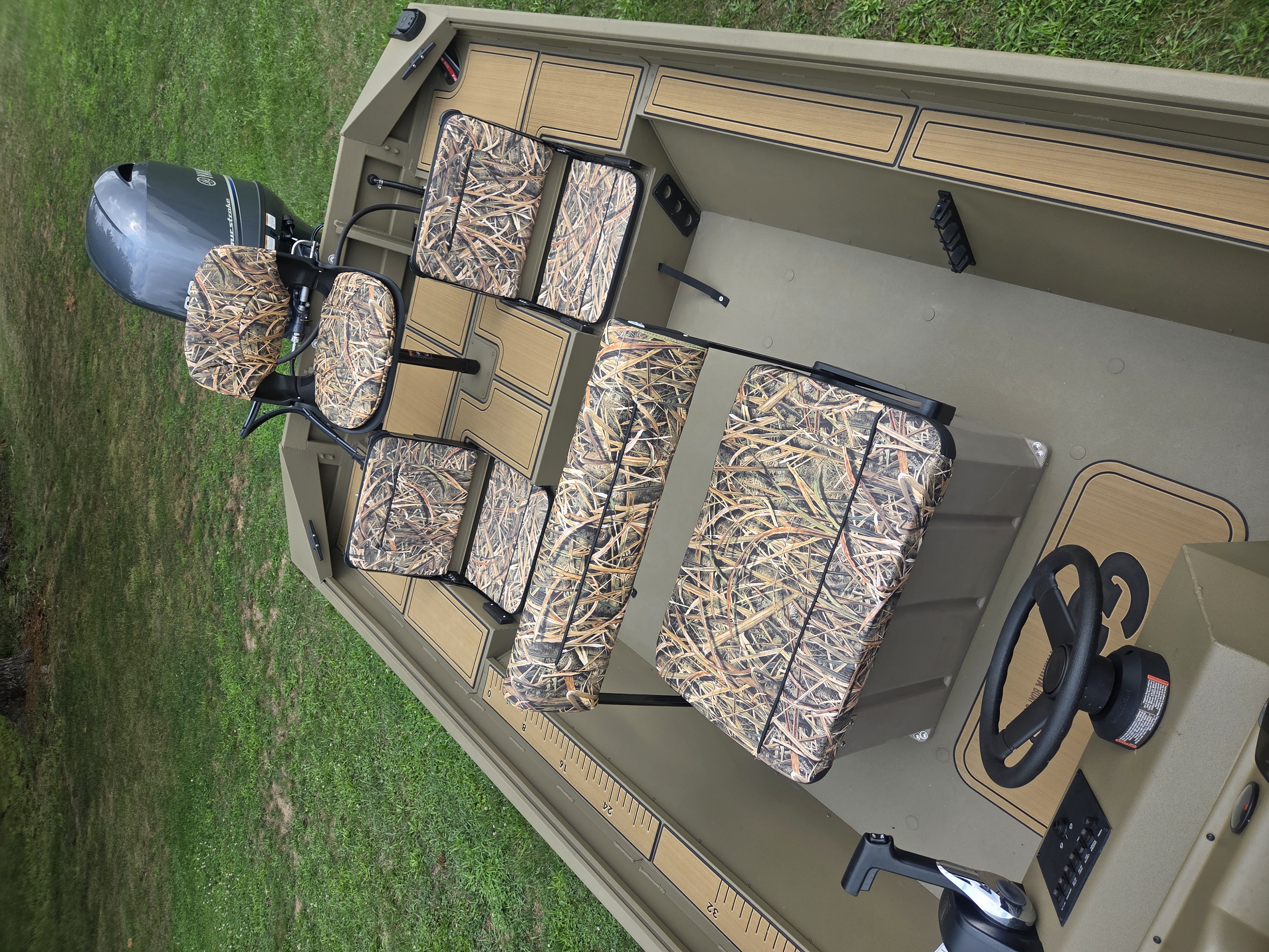 2027 G3 18CCJ Desert Brown, Sea Dek