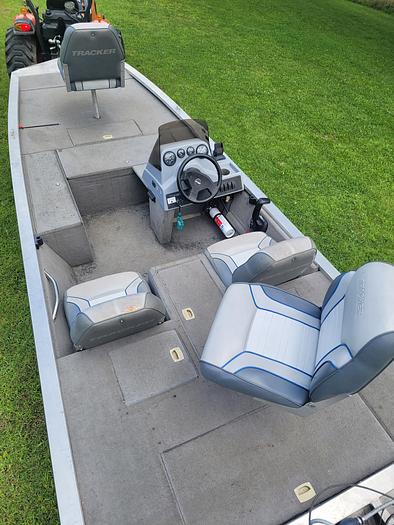 Used 1995 Bass Tracker