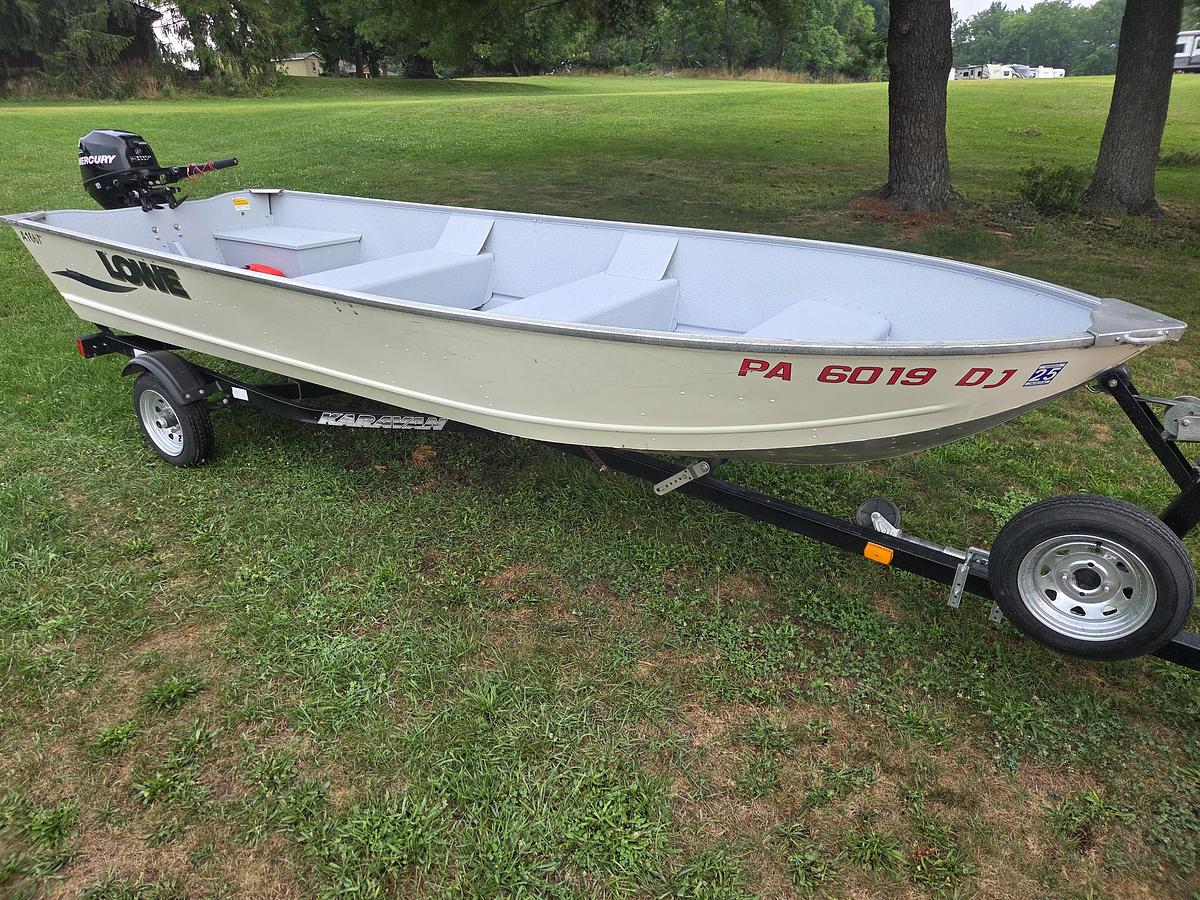 Used 2011 Lowe V1667