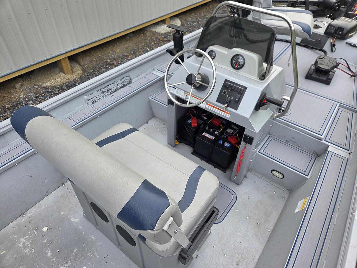 Used 2023 G3 18CCJ DLX, Sea Dek