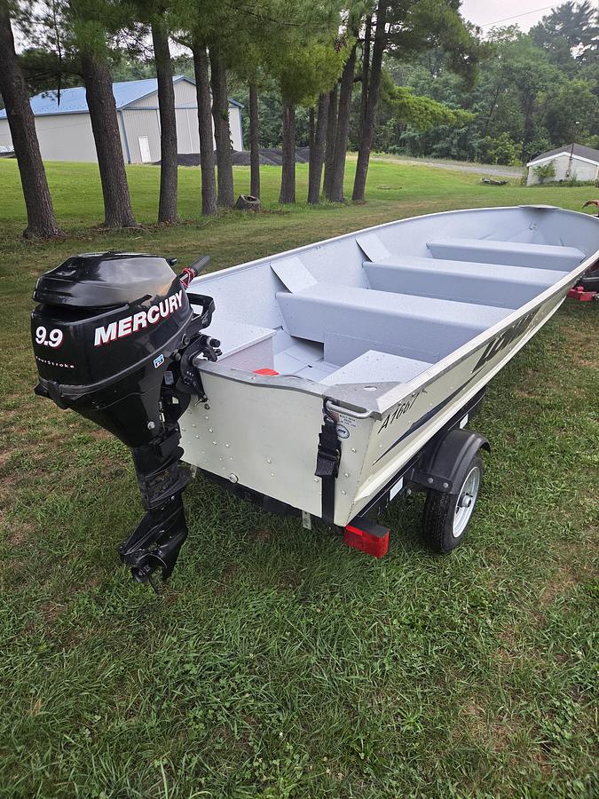 Used 2011 Lowe V1667