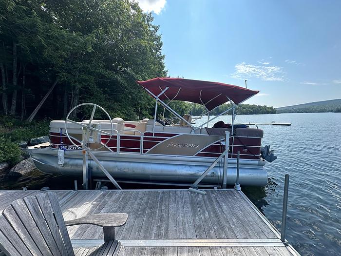 Used 2012 Godfrey 2086