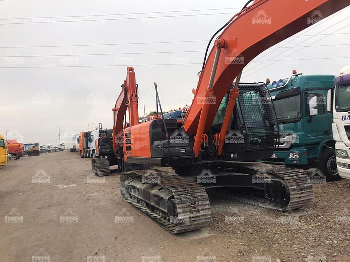 2020 HITACHI ZAXIS 220 LC