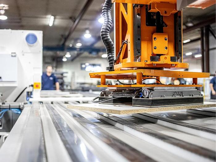 Doucet Retyx Intelligent Panel Return Conveyor System