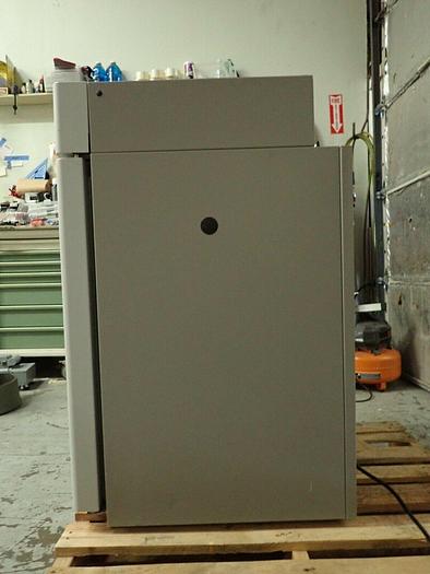 Used VWR Sheldon Manufacturing Model 2300 Water-Jacketed Heated CO2 Incubator