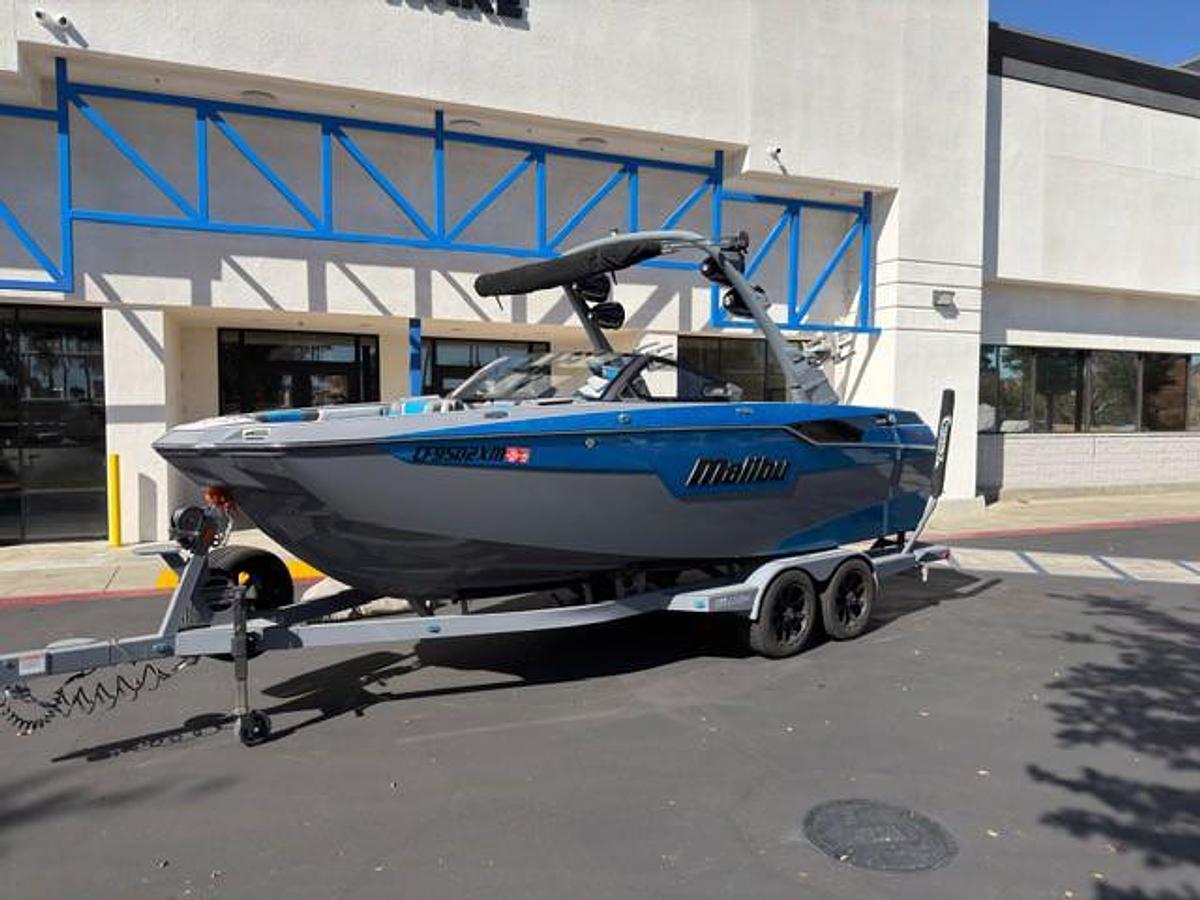 Used 2021 Malibu Boats M-Series M220