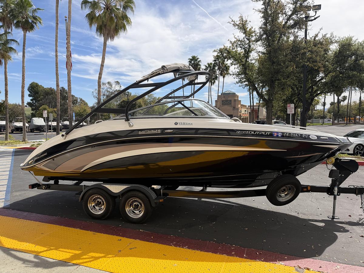 Used 2013 Yamaha 242 Limited S