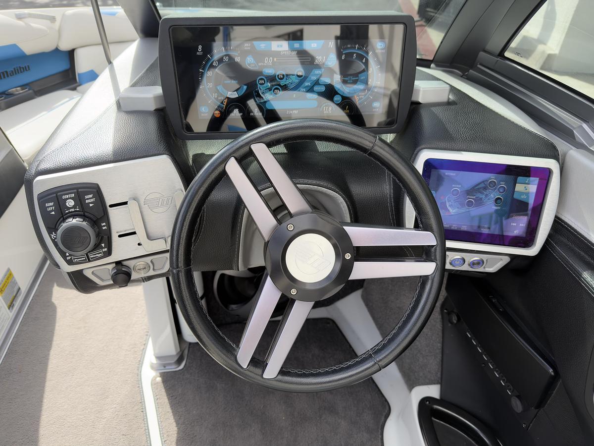 Used 2017 Malibu Boats 22 VLX