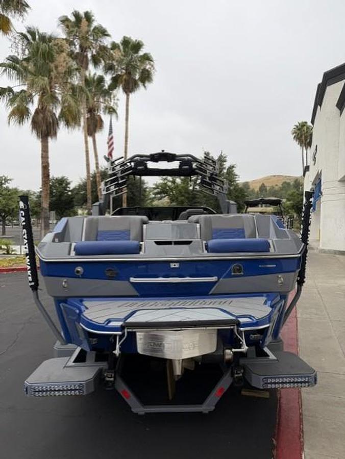 Used 2022 Malibu 25 LSV