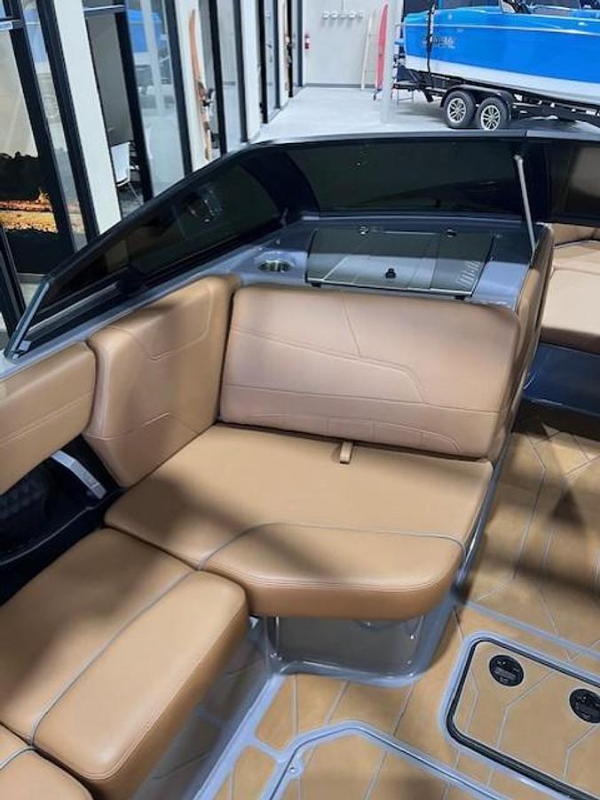 Used 2022 Malibu 22 LSV