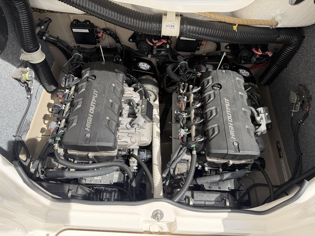 Used 2013 Yamaha 242 Limited S