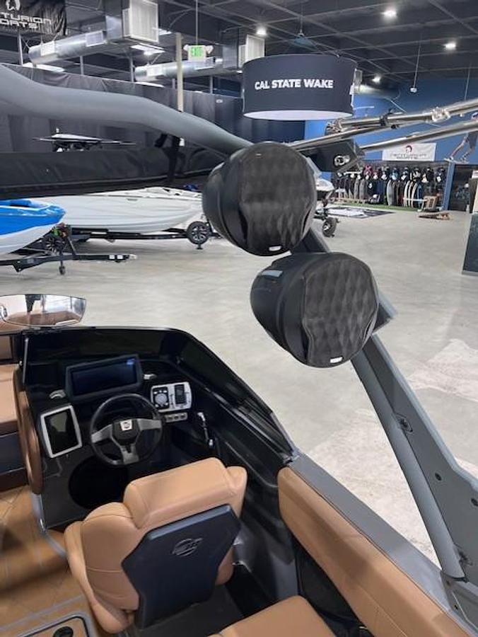 Used 2022 Malibu 22 LSV