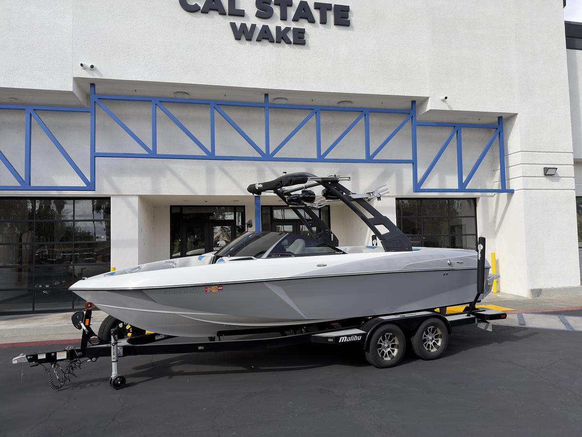 Used 2017 Malibu Boats 22 VLX