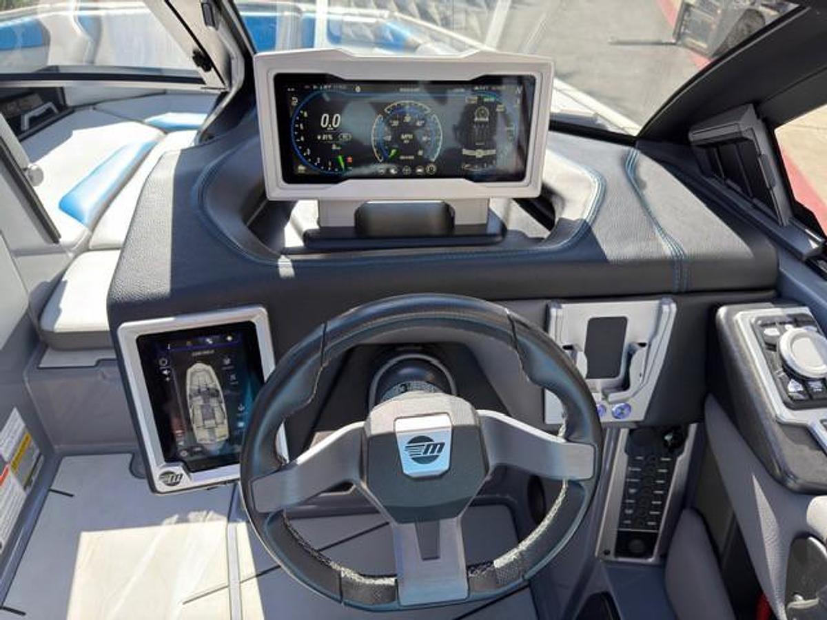 Used 2021 Malibu Boats M-Series M220