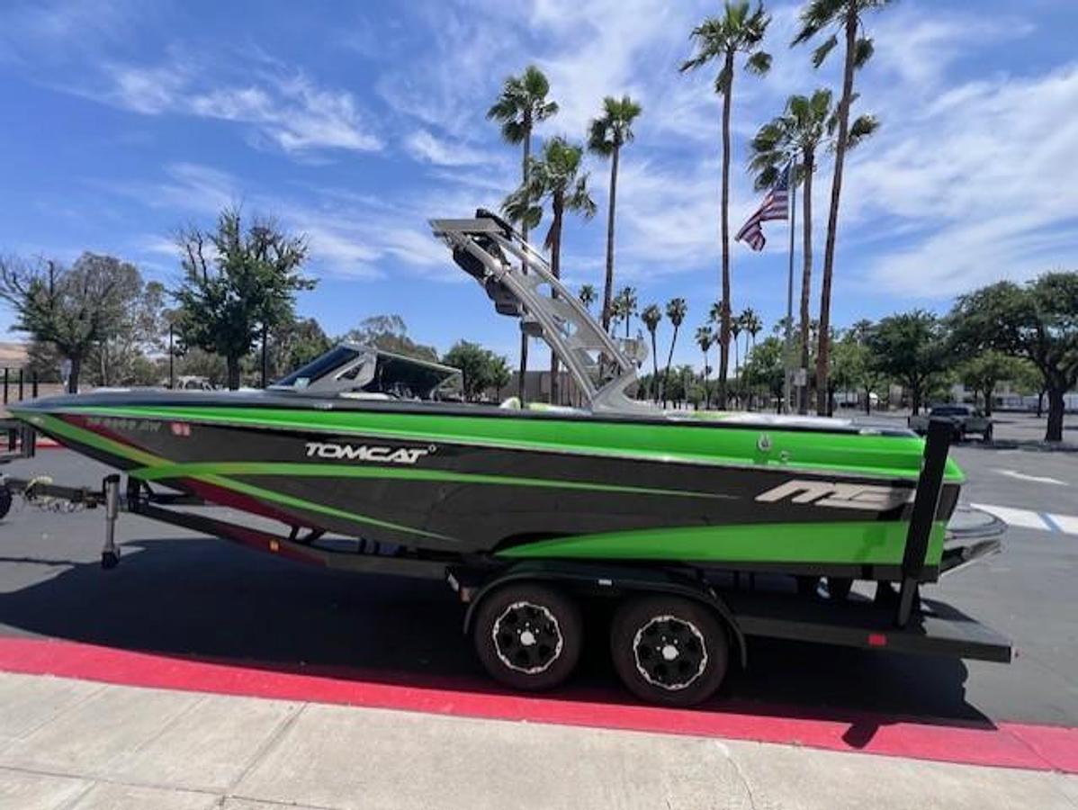 Used 2015 MB Sports F24 Tomcat