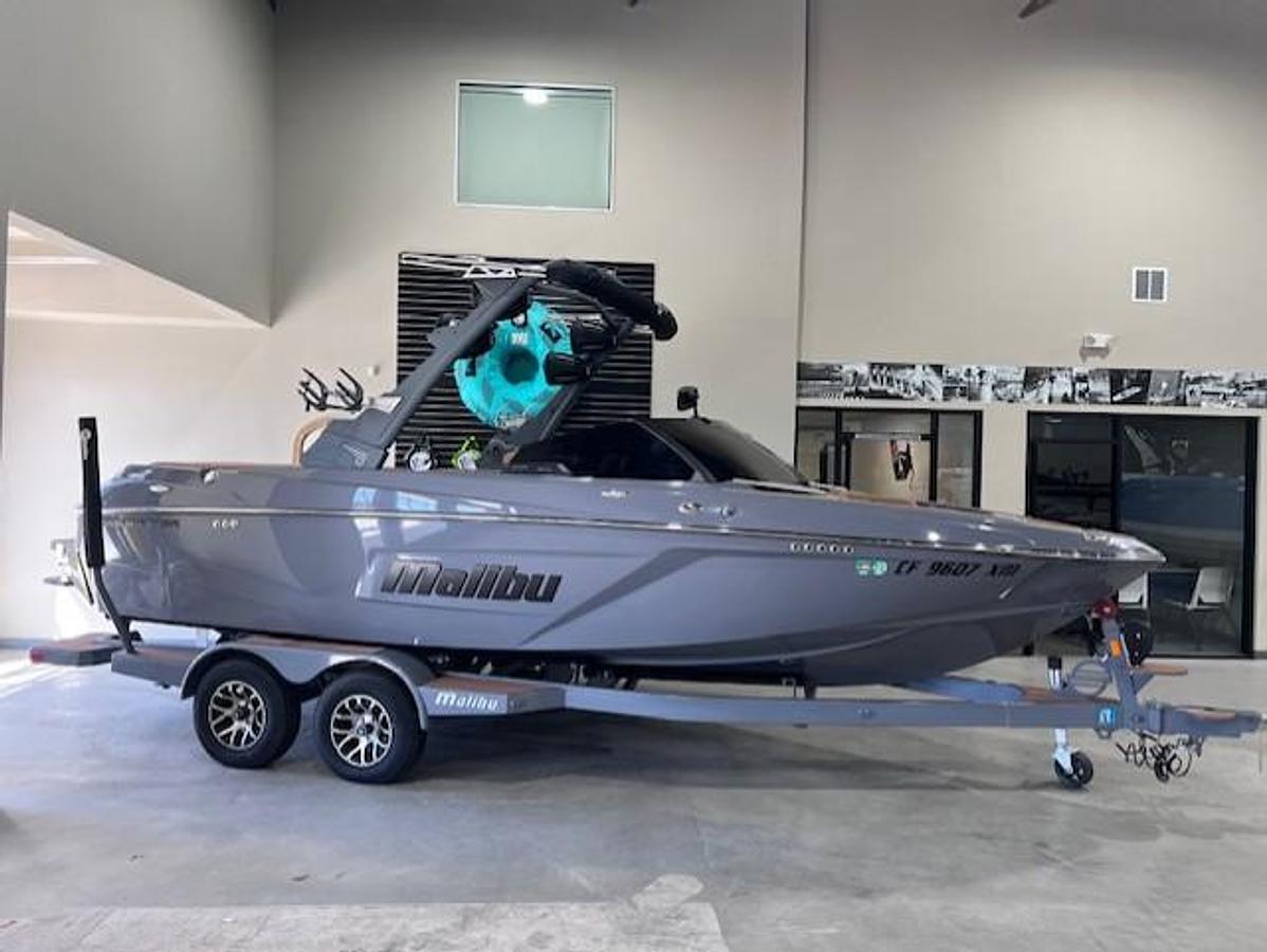 Used 2022 Malibu 22 LSV