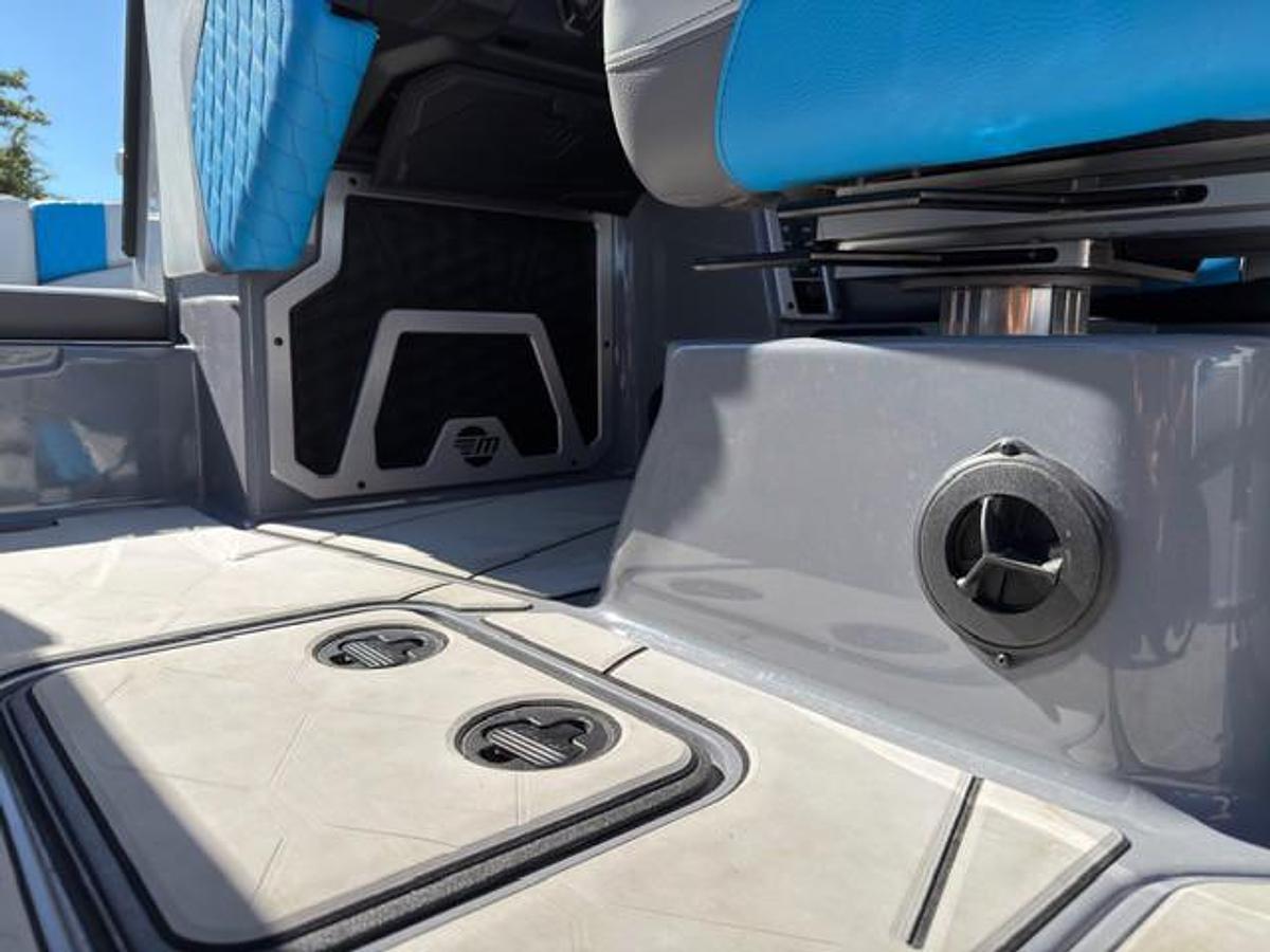 Used 2021 Malibu Boats M-Series M220