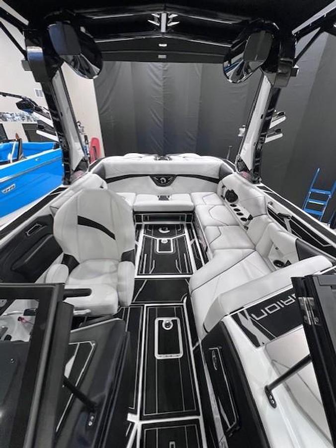 2025 Centurion Nv233