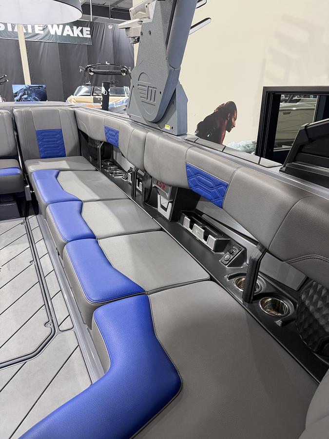 Used 2022 Malibu 25 LSV