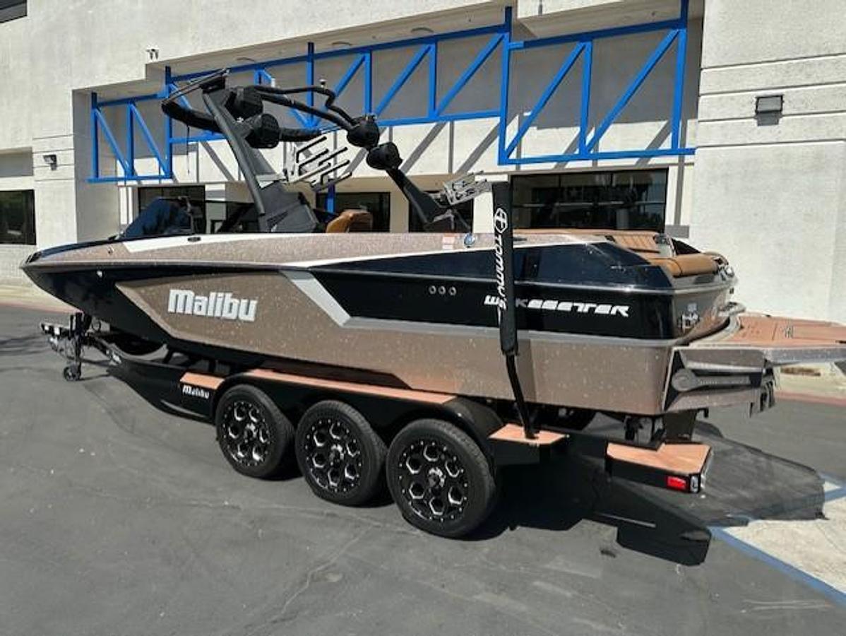 Used 2022 Malibu Boats Wakesetter 24 MXZ