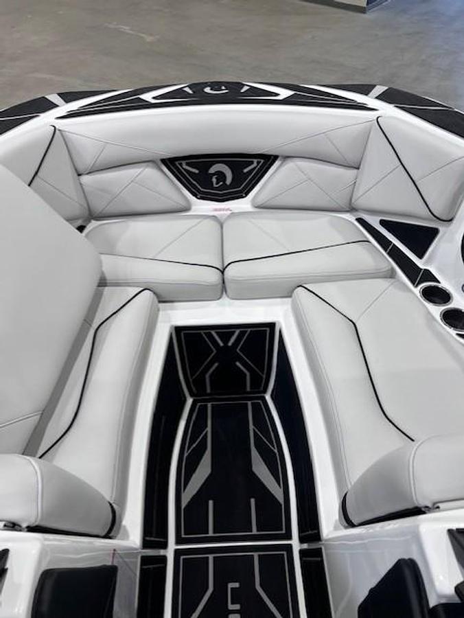 2025 Centurion Nv233