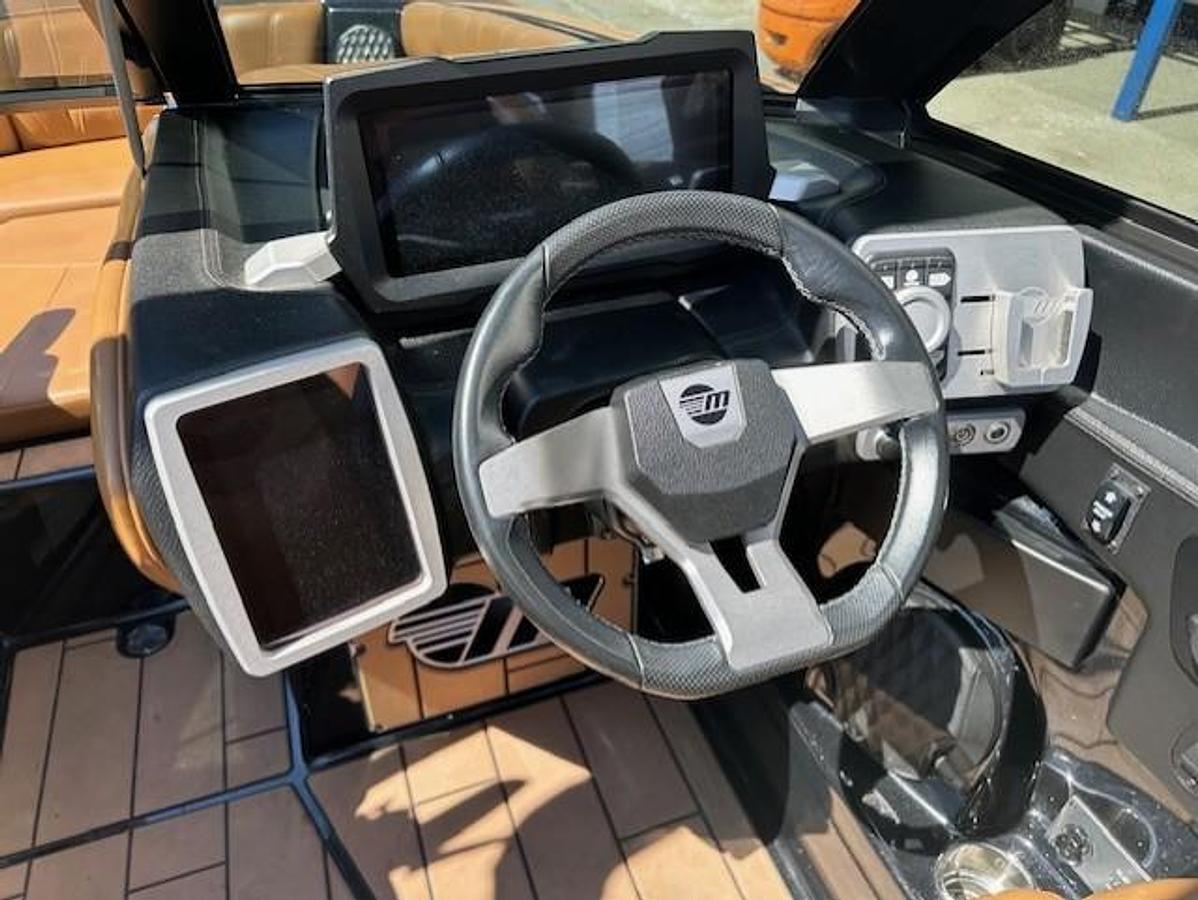 Used 2022 Malibu Boats Wakesetter 24 MXZ