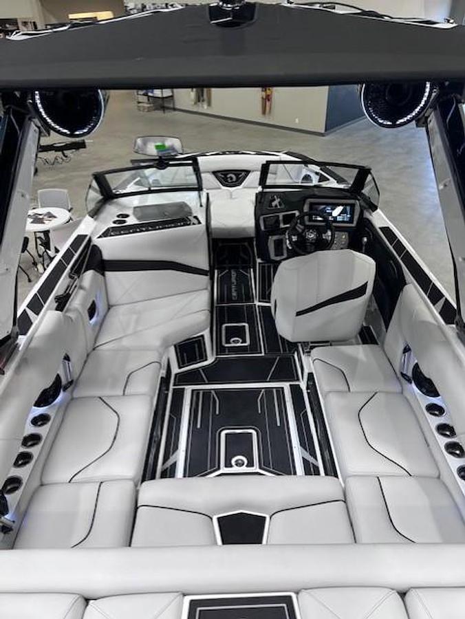 2025 Centurion Nv233