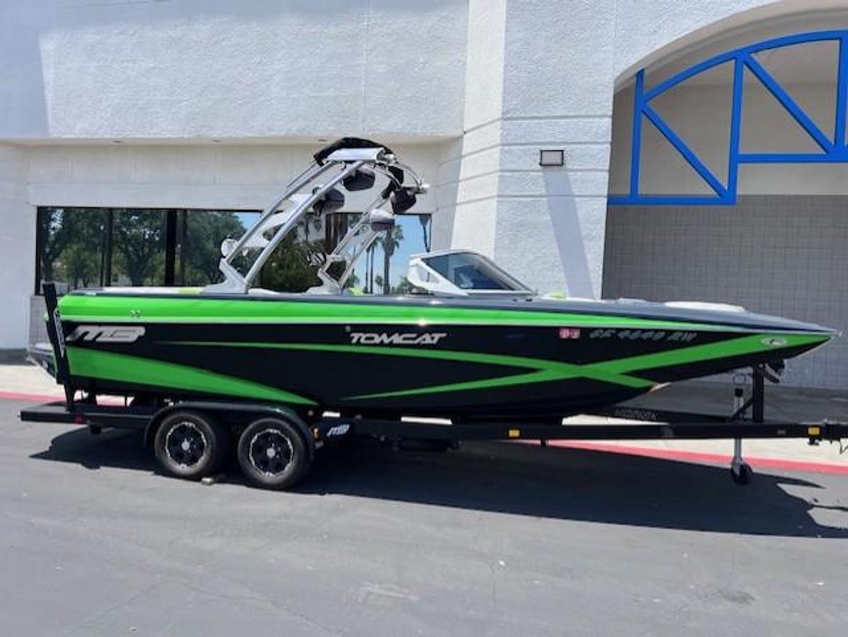 Used 2015 MB Sports F24 Tomcat