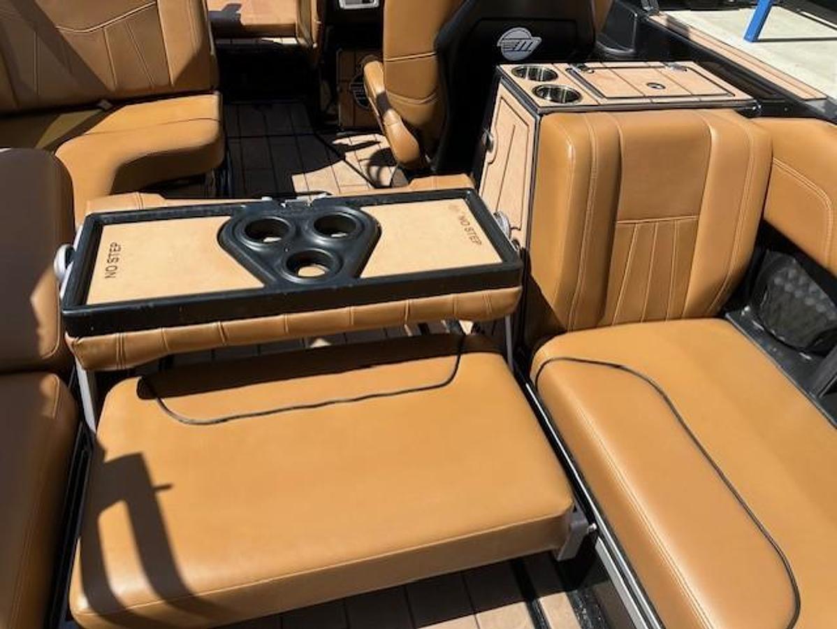 Used 2022 Malibu Boats Wakesetter 24 MXZ