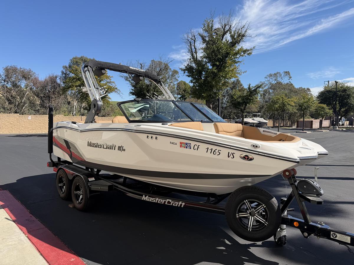 Used 2021 MasterCraft NXT20