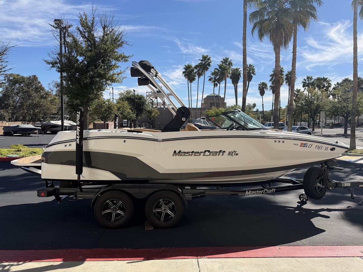 Used 2021 MasterCraft NXT20