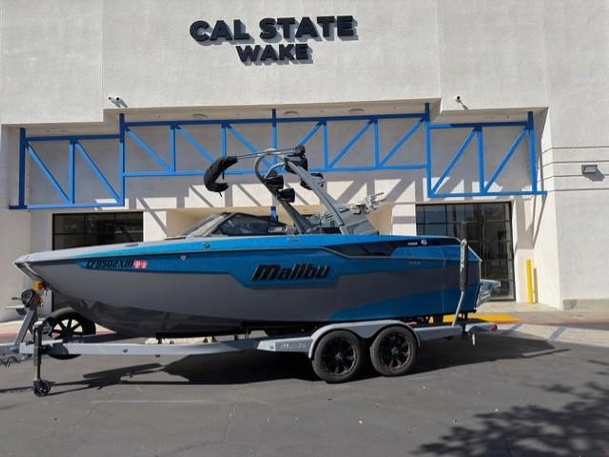 Used 2021 Malibu Boats M-Series M220