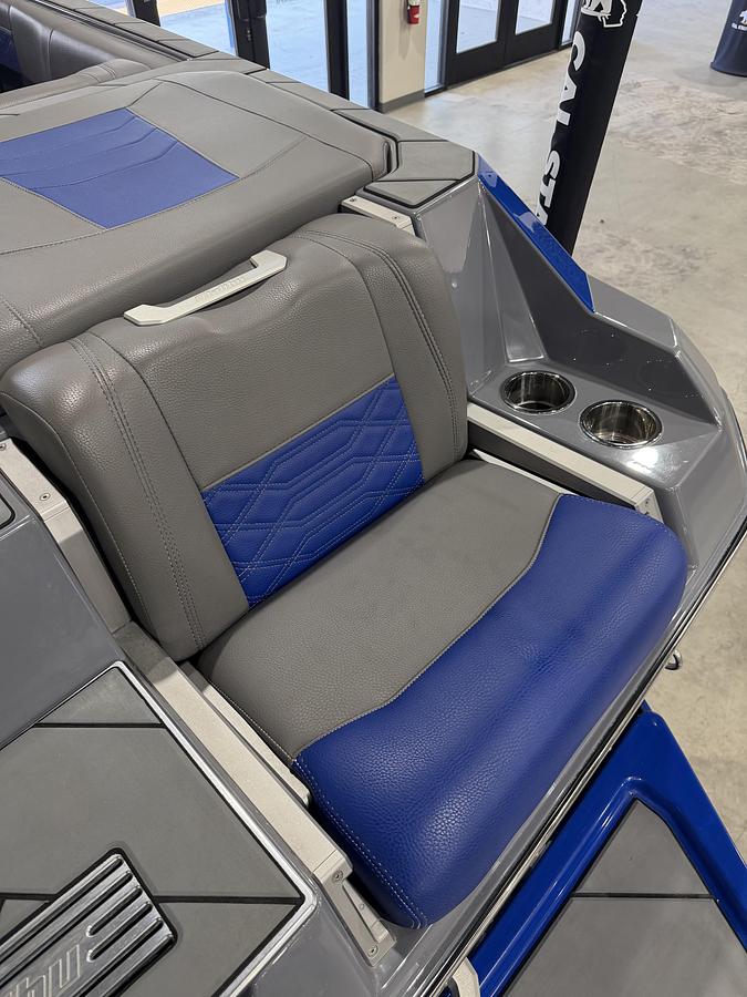 Used 2022 Malibu 25 LSV