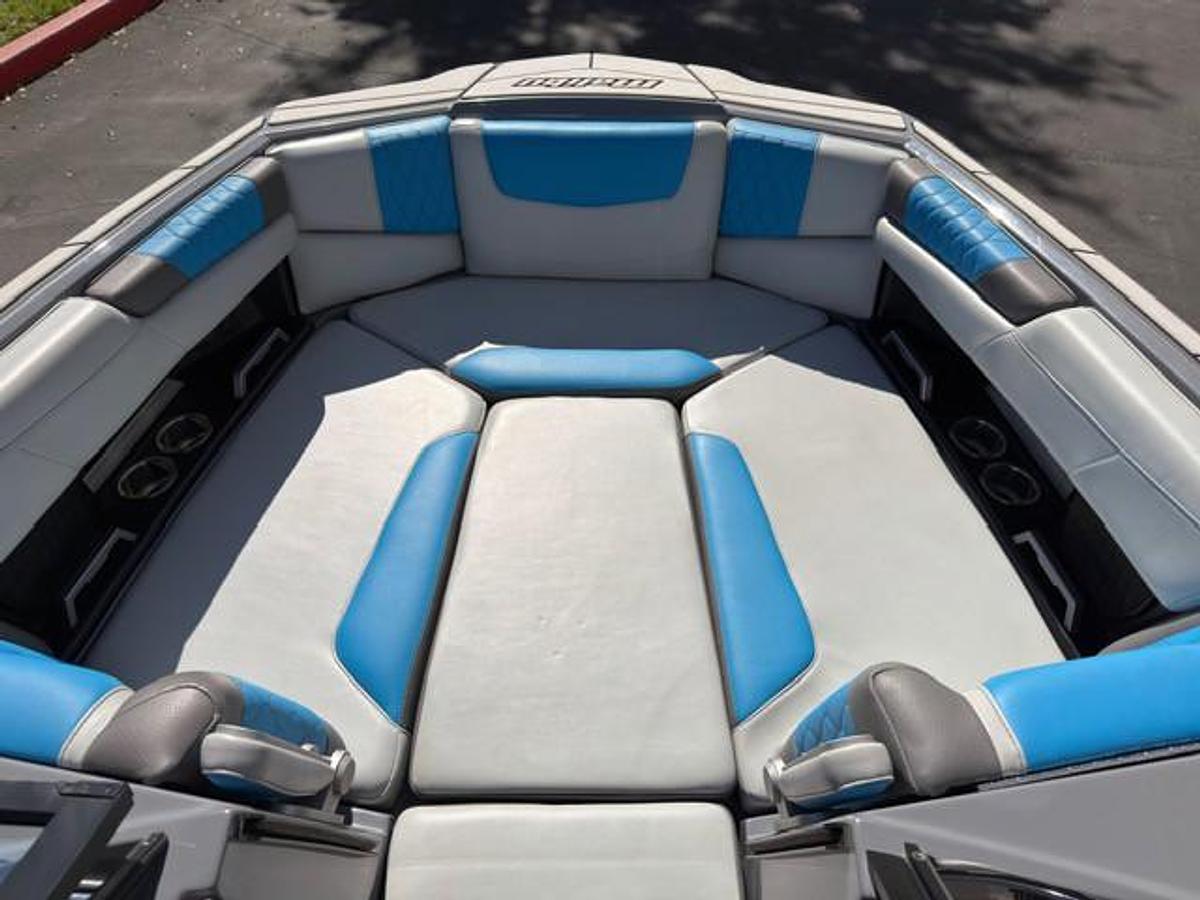 Used 2021 Malibu Boats M-Series M220