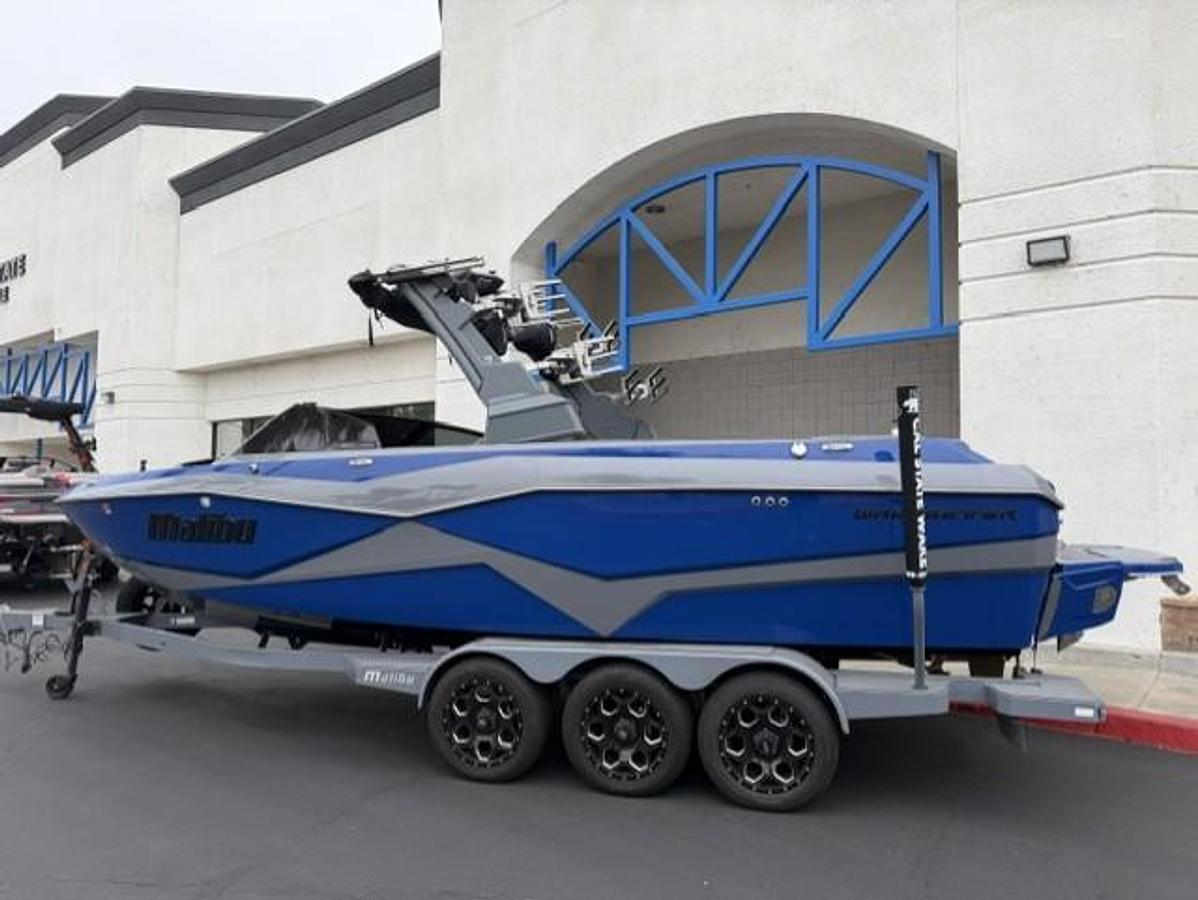 Used 2022 Malibu 25 LSV