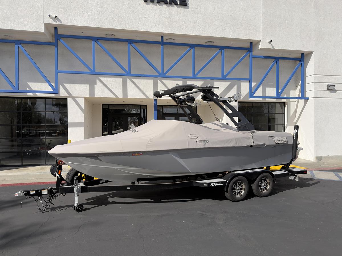 Used 2017 Malibu Boats 22 VLX