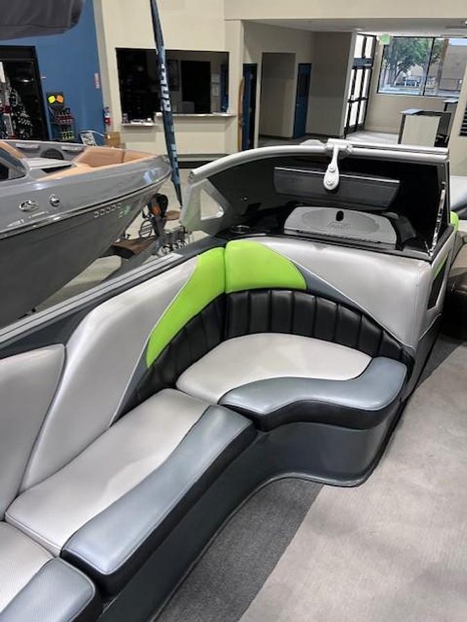 Used 2015 MB Sports F24 Tomcat